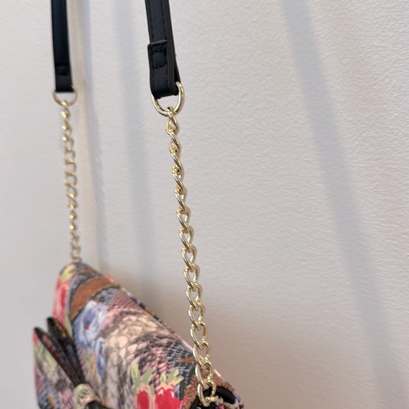 Betsy Johnson Floral Crossbody Multicolor Bag. Brand New - Picture 7 of 15